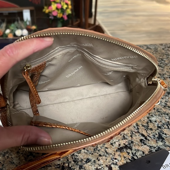 Beautiful Brahmin crossbody purse - Picture 8 of 13